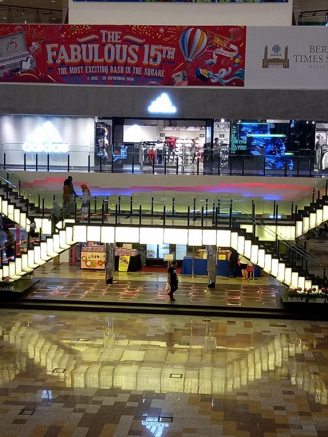 كوالالمبور Family Apartment At Times Square المظهر الخارجي الصورة